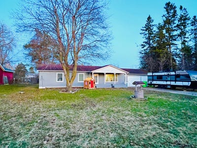 /international/us/323-s-c-street-cheboygan-mi-110107506346/
