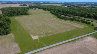 /international/us/county-road-1625n-cisne-il-110108738364/