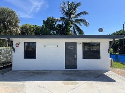/international/us/1078-peak-road-lake-worth-fl-110106440464/