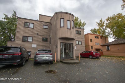 /international/us/526-e-15th-avenue-anchorage-ak-110108362635/