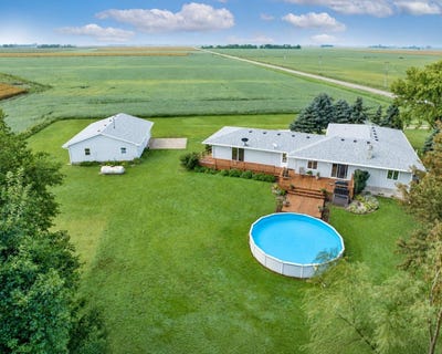/international/us/12233-dogwood-ave-whiting-ia-110119891236/