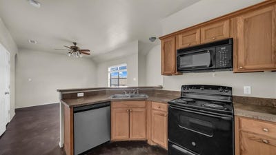 /international/us/141-lindas-creek-lane-weatherford-tx-110104060002/