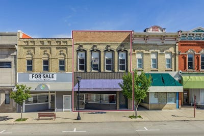 /international/us/233-e-main-street-reedsburg-wi-110108149882/