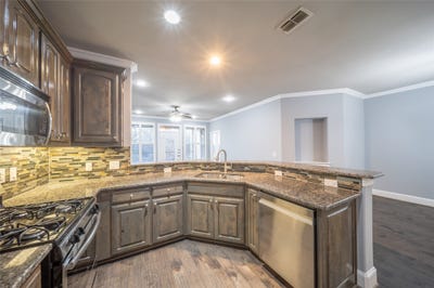 /international/us/500-waters-edge-drive-lake-dallas-tx-110107712406/