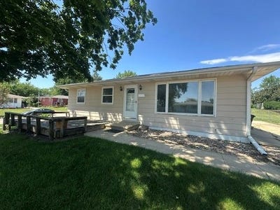 /international/us/1640-daleview-drive-marion-ia-110108467933/