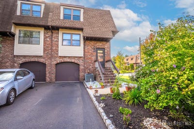 /international/us/6005-n-oaks-boulevard-north-brunswick-nj-110119739330/