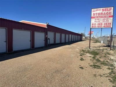 /international/us/8813-n-highway-171-godley-tx-110104877766/