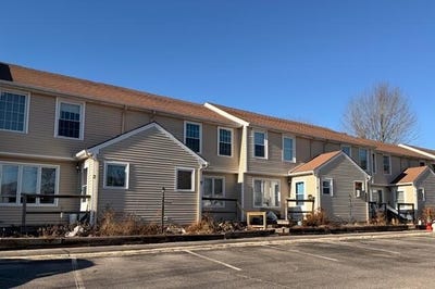 /international/us/1-jeannette-avenue-old-orchard-beach-me-110104906594/