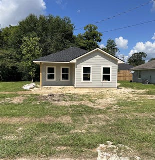 /international/us/270-railroad-st-sour-lake-tx-110101422578/