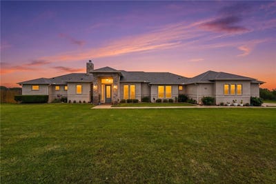 /international/us/318-house-avenue-sandia-tx-110107965805/