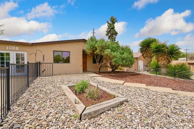 /international/us/1028-avenida-de-las-campanas-santa-fe-nm-110107855544/