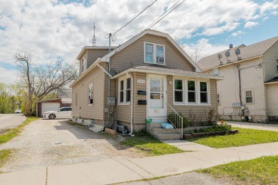 /international/us/1145-white-rock-ave-waukesha-wi-110108426541/