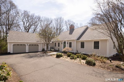 /international/us/122-crest-road-middlebury-ct-110107488251/