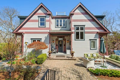 /international/us/10-somerset-road-provincetown-ma-110107849479/