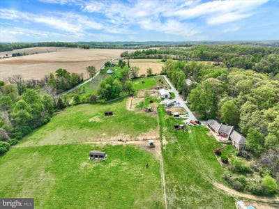 /international/us/8272-woodbine-road-airville-pa-110105201398/