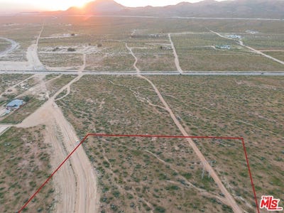 /international/us/redbank-rd-st-apple-valley-ca-110105834596/