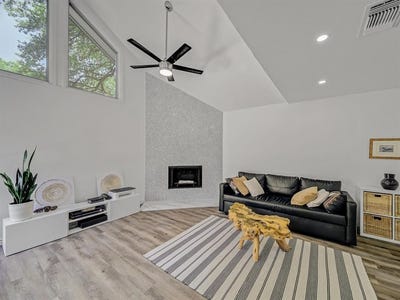 /international/us/4623-country-creek-drive-dallas-tx-110100675400/