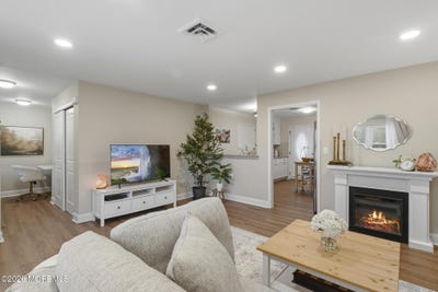 /international/us/646-b-plymouth-drive-lakewood-nj-110110194299/