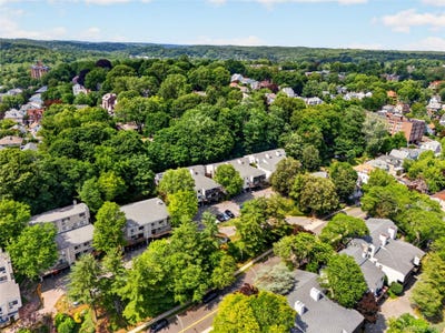 /international/us/23-hillside-terrace-white-plains-ny-110109088636/