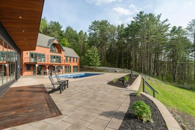 /international/us/249-sawyer-road-woodstock-vt-110104195937/