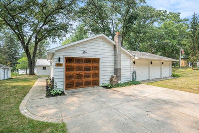 /international/us/9971-lake-drive-bitely-mi-110101401165/