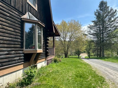 /international/us/26-woodland-road-craryville-ny-110098358416/