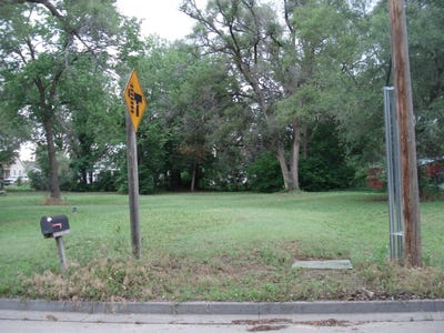 /international/us/804-806-w-court-st-beloit-ks-110108498066/