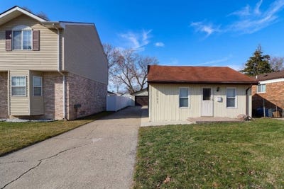 /international/us/30791-alger-street-madison-heights-mi-110106841282/