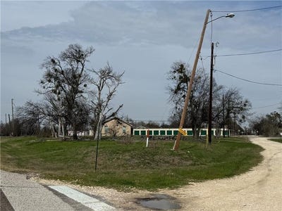 /international/us/unk-hwy-77-highway-lott-tx-110101473258/