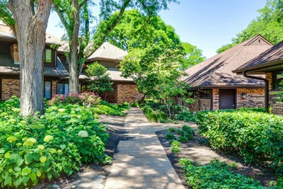 /international/us/3875-s-mission-hills-road-northbrook-il-110108956387/