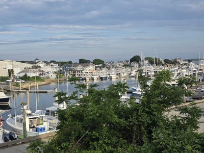 /international/us/110-school-street-hyannis-ma-110108819851/