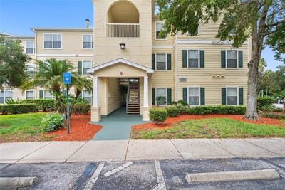 /international/us/18593-bridle-club-drive-tampa-fl-110095531199/