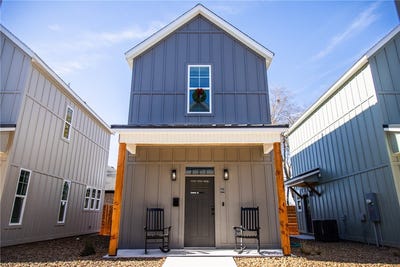 /international/us/652-w-price-avenue-springdale-ar-110106353555/