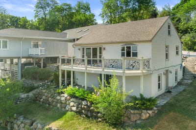 /international/us/n39w27485-hillside-grove-rd-pewaukee-wi-110108397813/