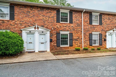 /international/us/826-6th-street-nw-hickory-nc-110107688717/