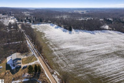 /international/us/v-l-e-chadwick-road-dewitt-mi-110106061973/