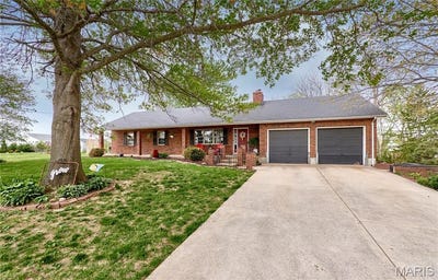 /international/us/1825-henke-road-lake-st-louis-mo-110105035496/