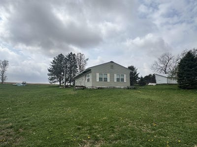/international/us/3286-170th-moville-ia-110107775950/