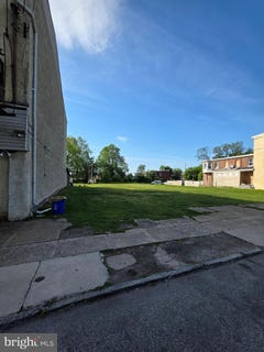 /international/us/1923-w-3rd-street-chester-pa-110108389187/