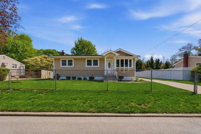 /international/us/52-william-street-brentwood-ny-110107610463/