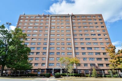 /international/us/1225-kennedy-blvd-bayonne-nj-110105877021/