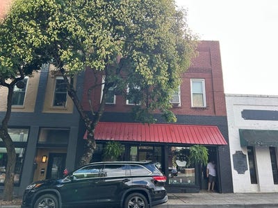 /international/us/106-108-n-main-street-galax-va-110109347402/