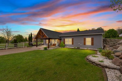 /international/us/2922-s-hillsdale-road-hillsdale-mi-110107850424/
