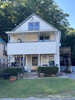 /international/us/573-s-main-street-brattleboro-vt-110079719490/