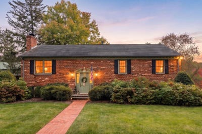 /international/us/1029-ridgemont-dr-staunton-va-110120896388/