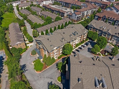 /international/us/4805-w-village-way-smyrna-ga-110107911101/