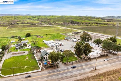 /international/us/5143-tesla-rd-livermore-ca-110105633675/