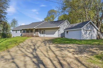/international/us/2072-30th-avenue-baldwin-wi-110107999358/