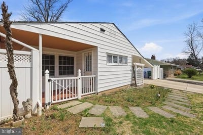 /international/us/26-myrtle-lane-levittown-pa-110107689387/