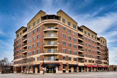 /international/us/4953-oakton-street-skokie-il-110107965856/
